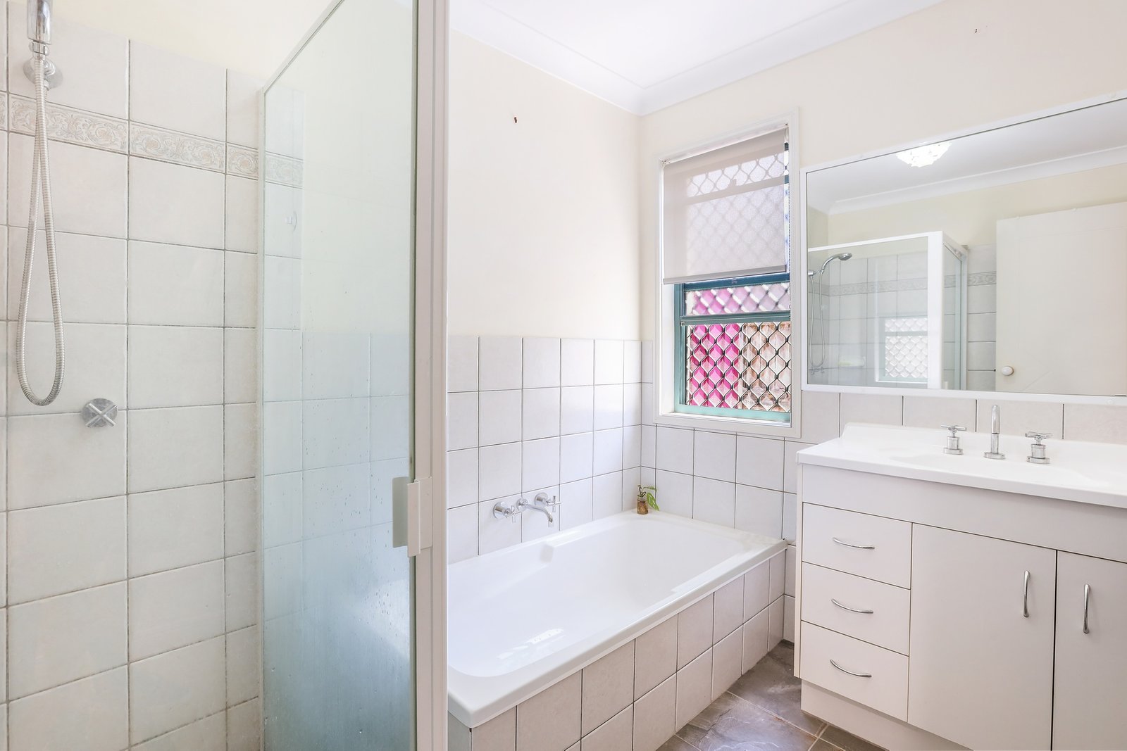 2/33 Brown Street LABRADOR 10