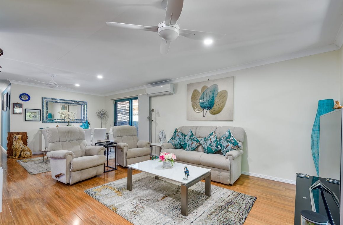 2/33 Brown Street LABRADOR 3