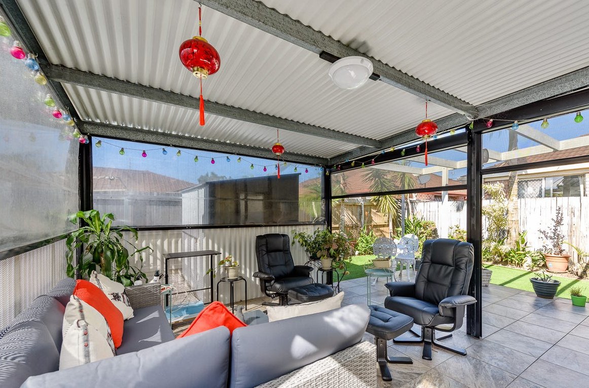 2/33 Brown Street LABRADOR 11