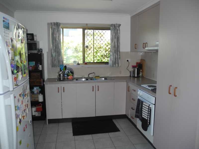 2/33 Centenary Drive BOYNE ISLAND 2