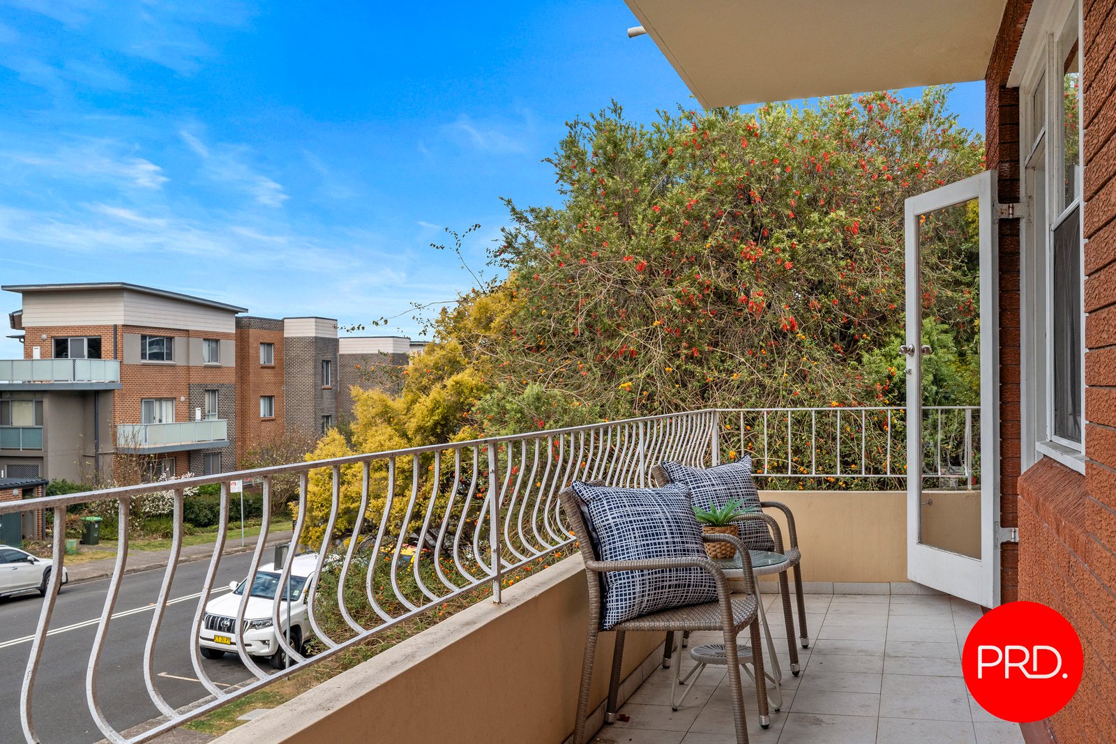 2/33 Gladstone Street KOGARAH 4