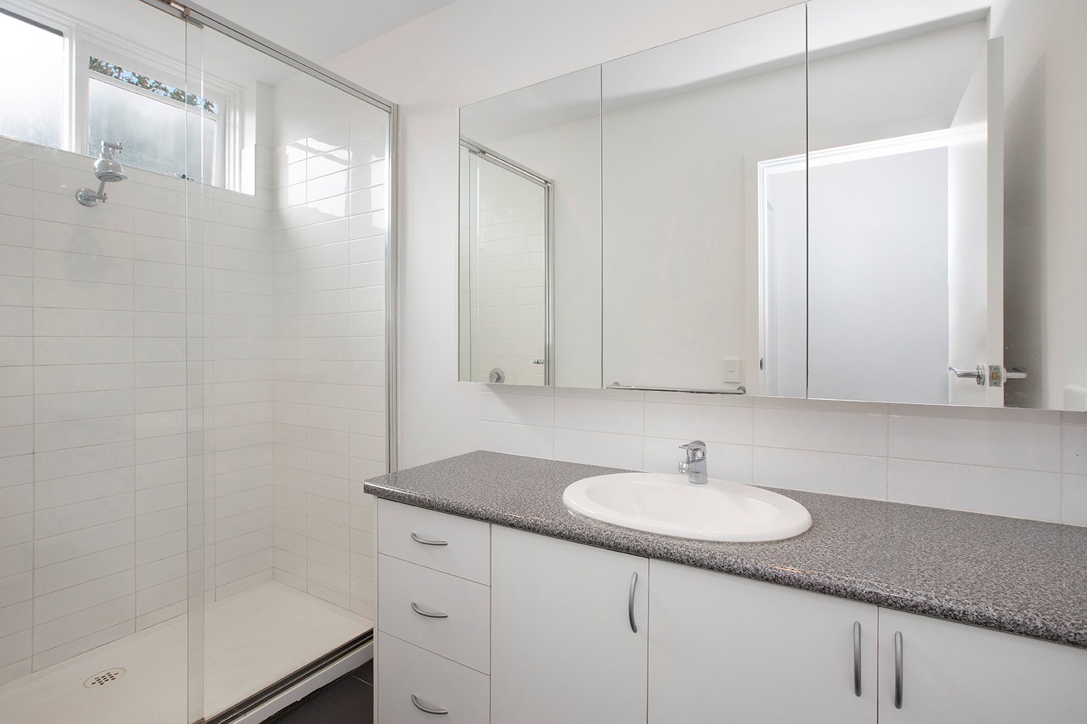 Real Estate and Property in 2/33 Hartington Street, Elsternwick, VIC