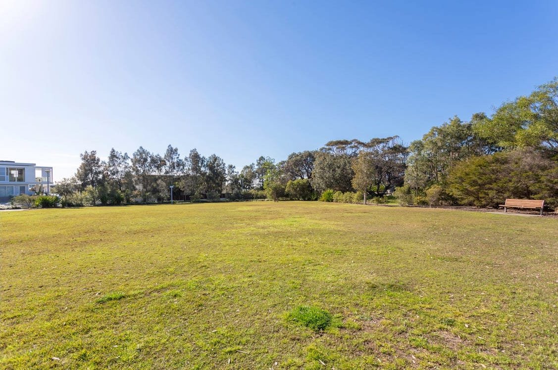 2/33 Harvey Street LITTLE BAY 9