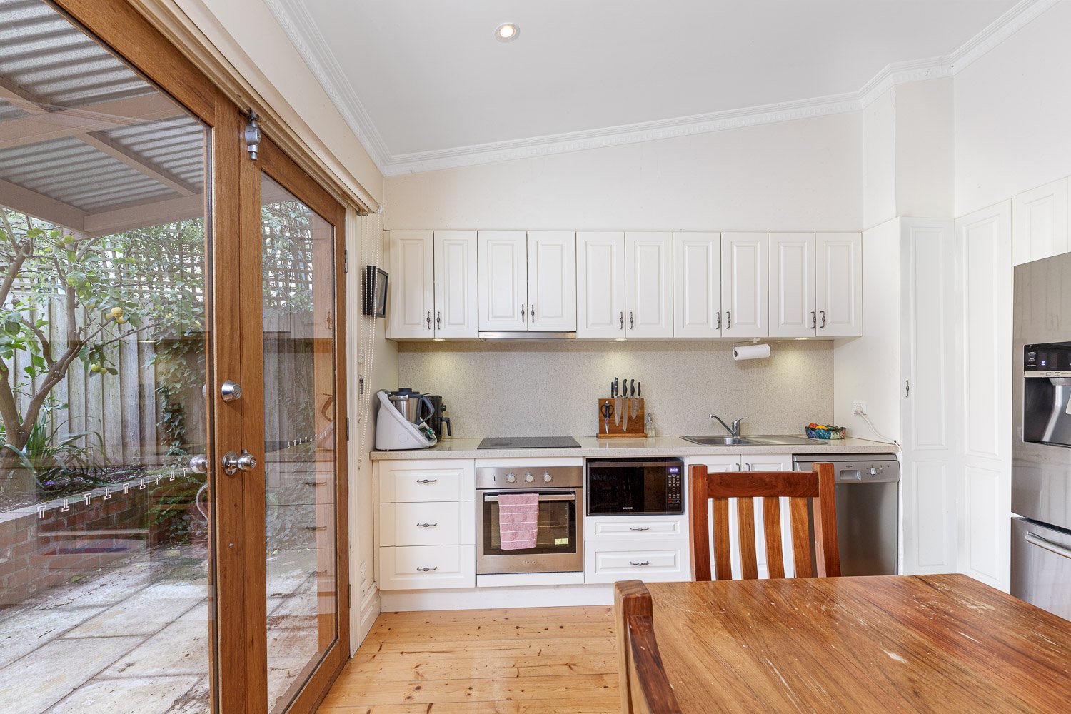 Gallery: 233 Lydiard Street North