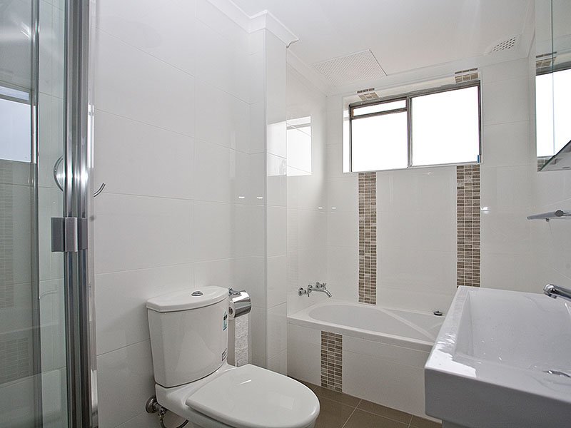 2/33 Macquarie Place MORTDALE 3