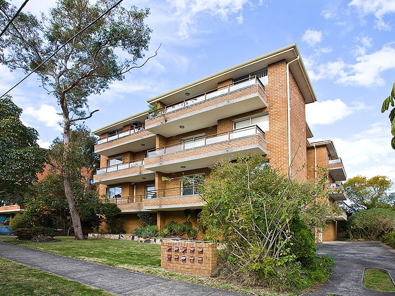 2/33 Macquarie Place MORTDALE 5