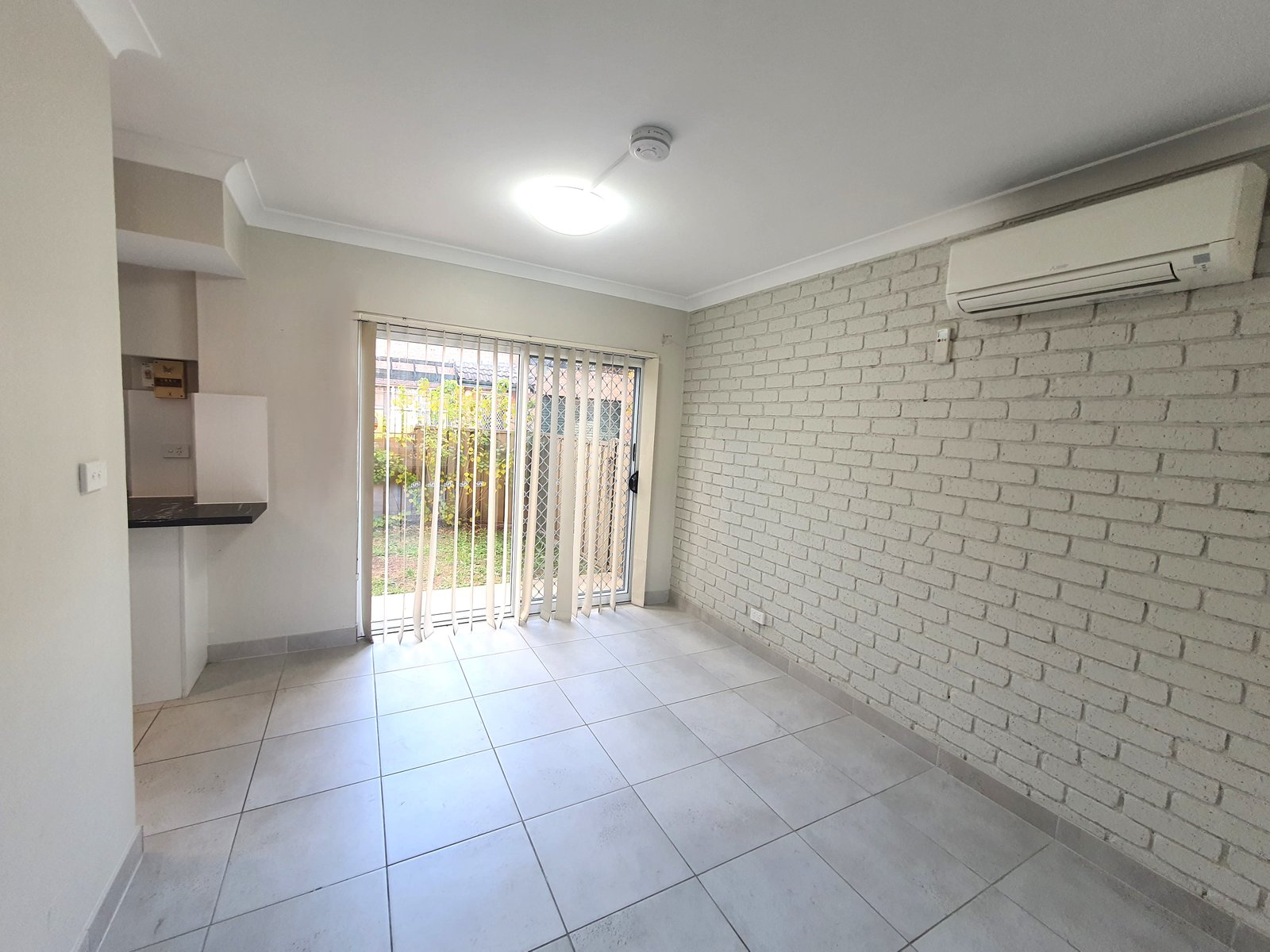 2/33 Napier Avenue LURNEA 3