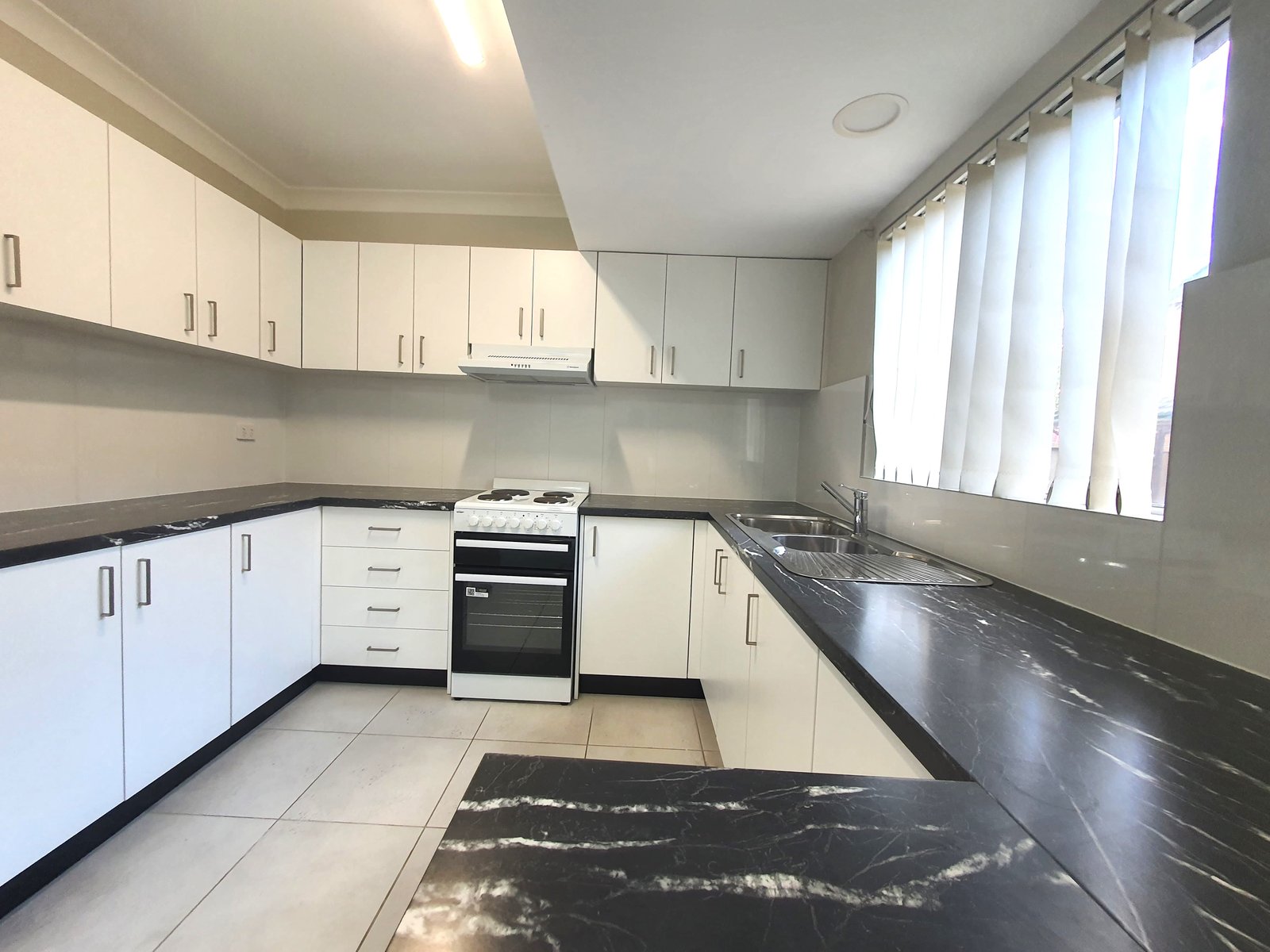 2/33 Napier Avenue LURNEA 4