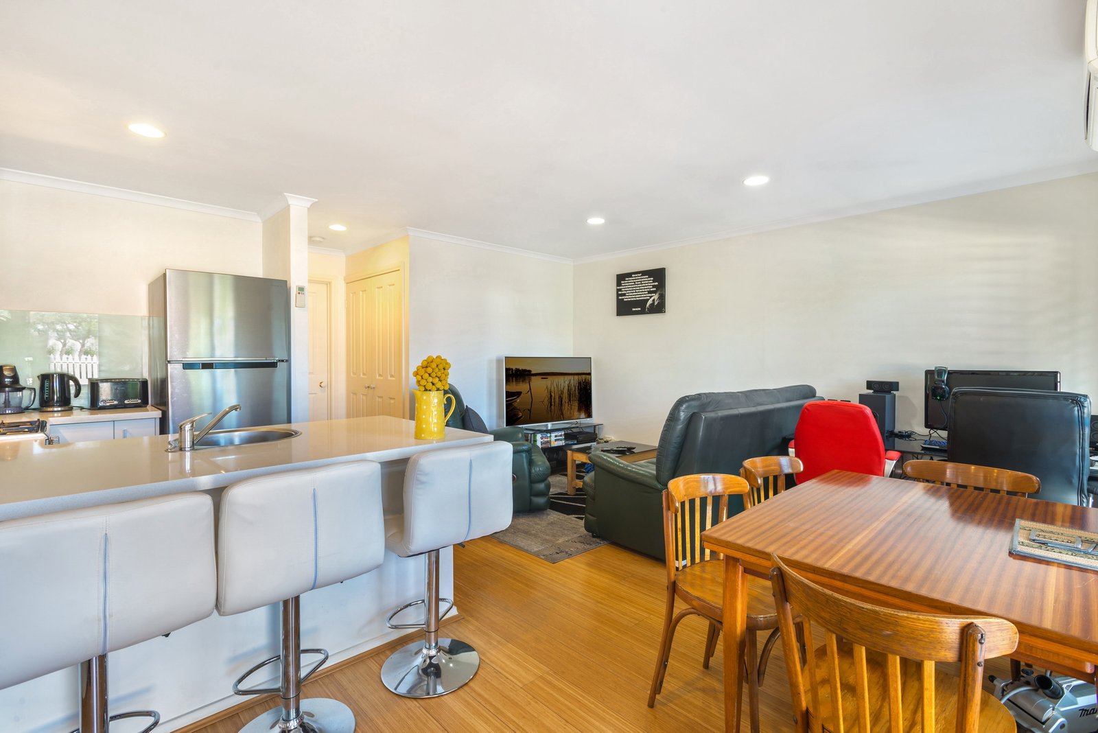 Gallery: 2/33 Northcliffe Road