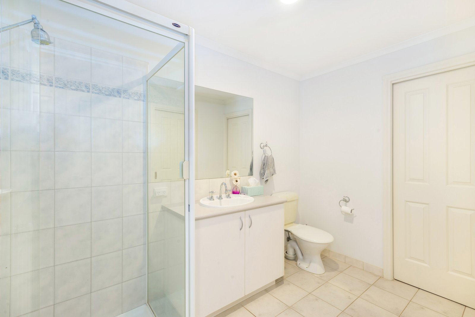 Gallery: 2/33 Northcliffe Road