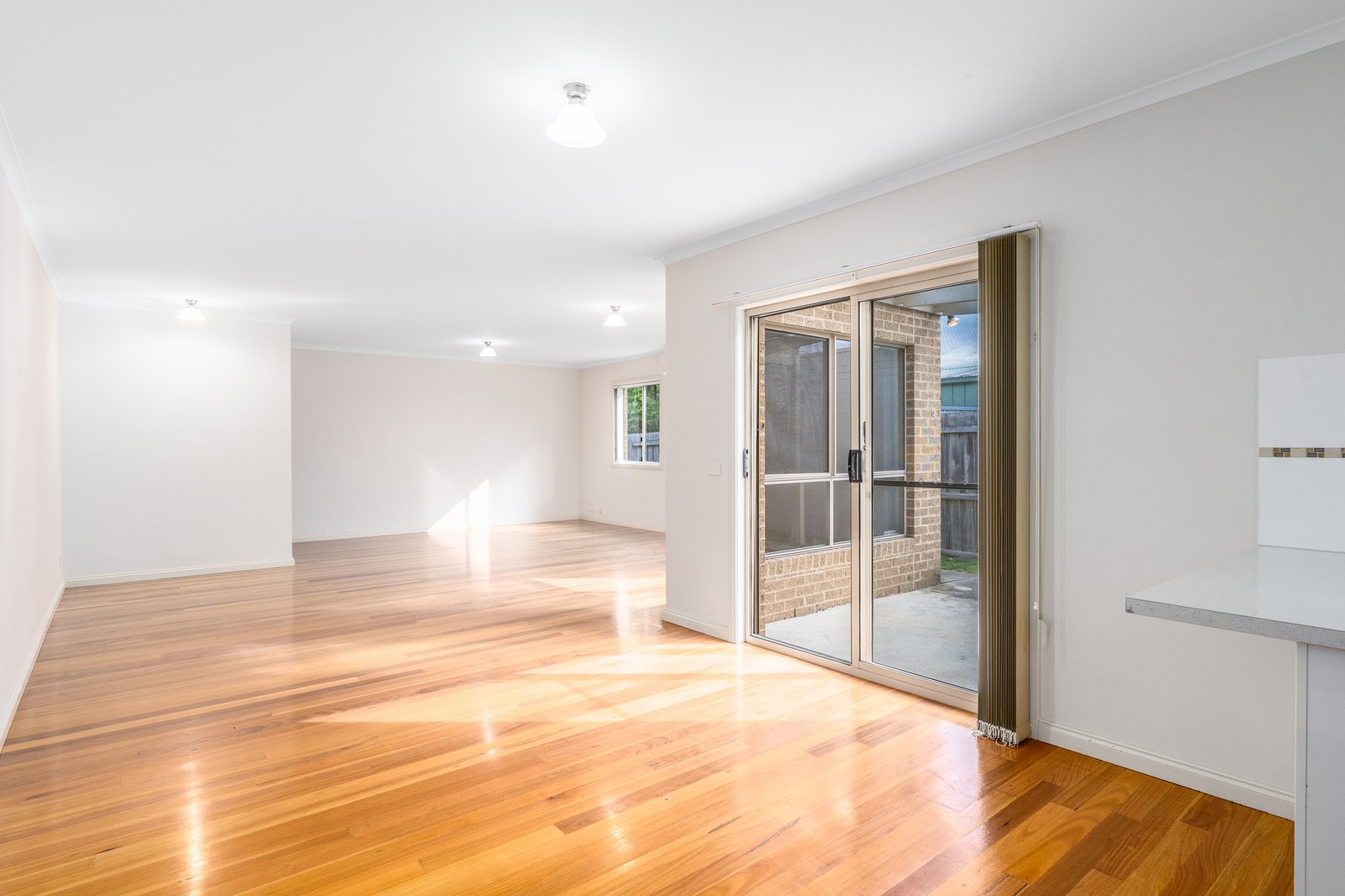 Gallery: 2/33 Polwarth Crescent