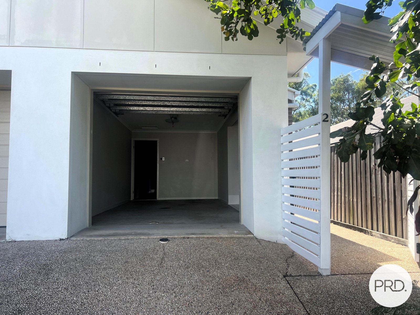 2/33 Sea Prince Circuit CLINTON 2