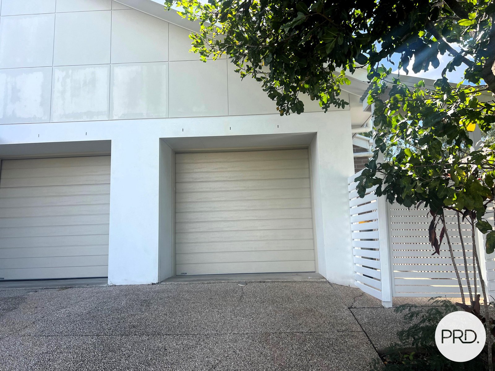 2/33 Sea Prince Circuit CLINTON 3