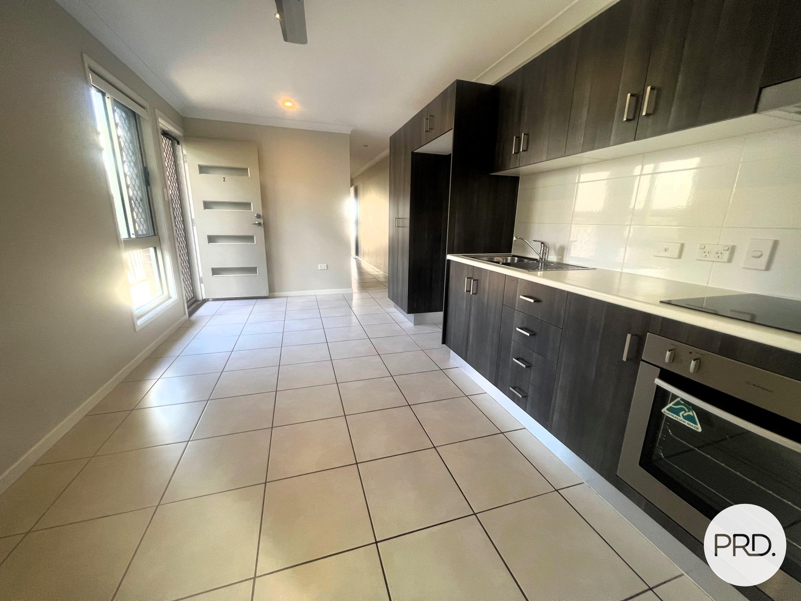 2/33 Sea Prince Circuit CLINTON 4