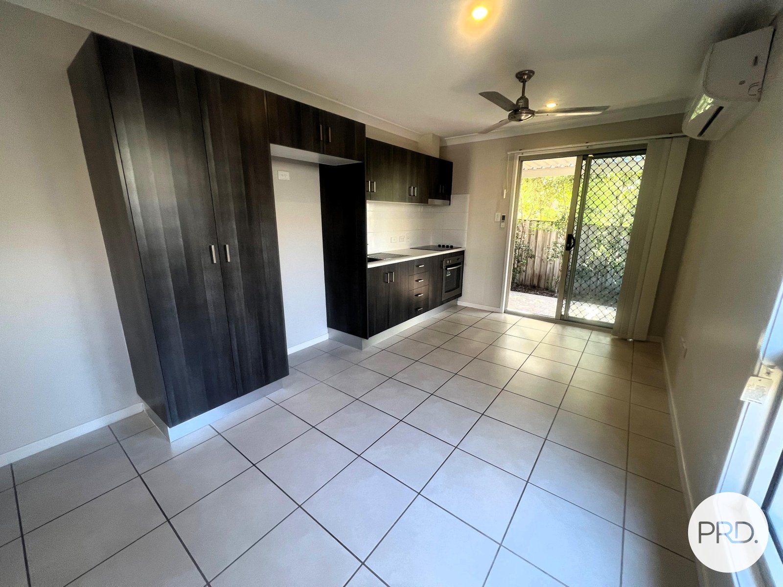 2/33 Sea Prince Circuit CLINTON 5