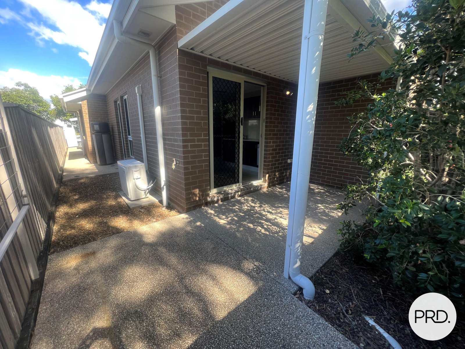 2/33 Sea Prince Circuit CLINTON 9