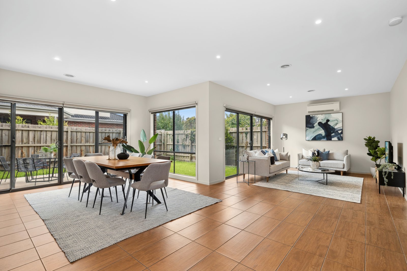 Gallery: 2/33 Selworthy Avenue