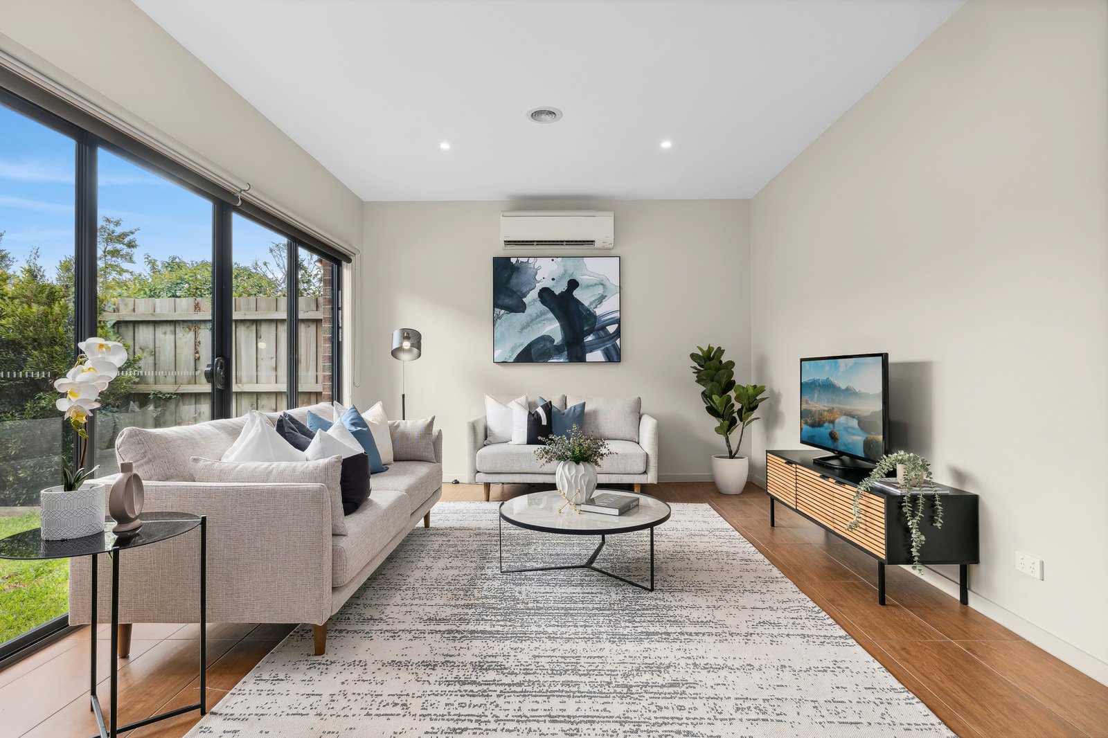 Gallery: 2/33 Selworthy Avenue