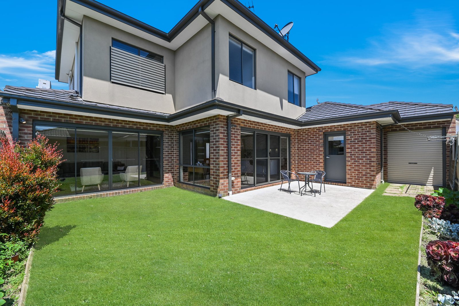 Gallery: 2/33 Selworthy Avenue