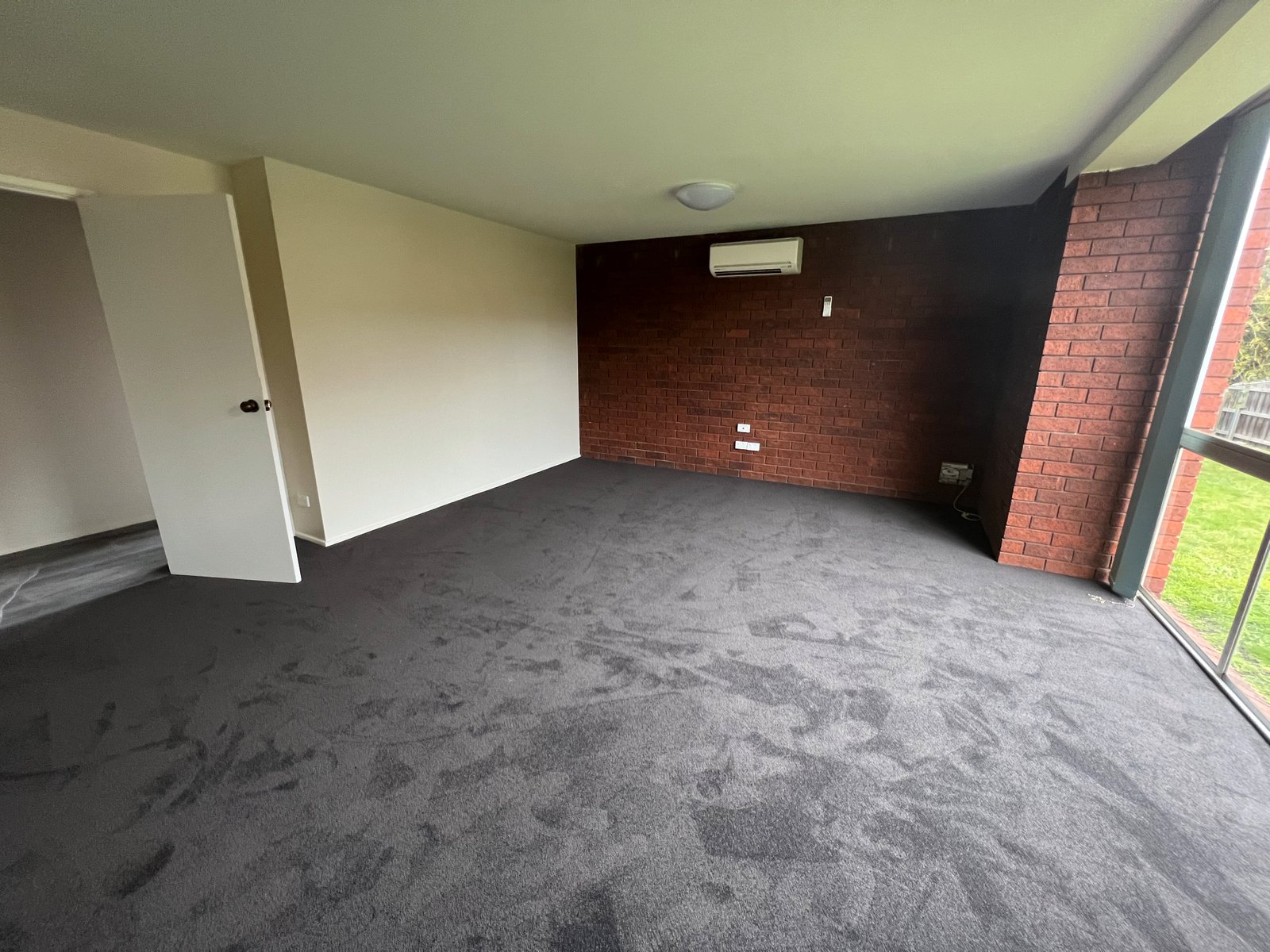 2/33 South Street BELLERIVE 6