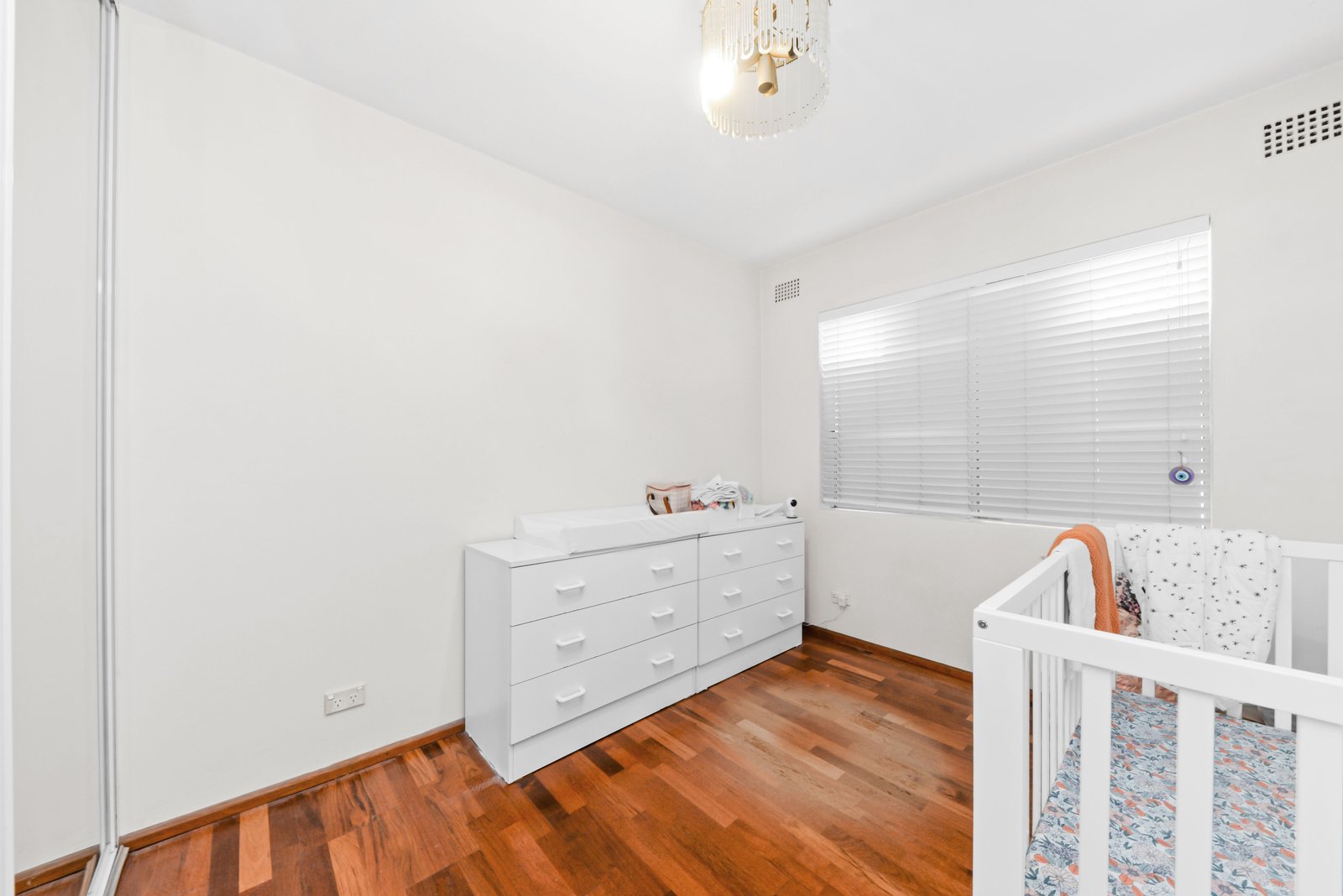 2/33 Templeman Crescent HILLSDALE 5