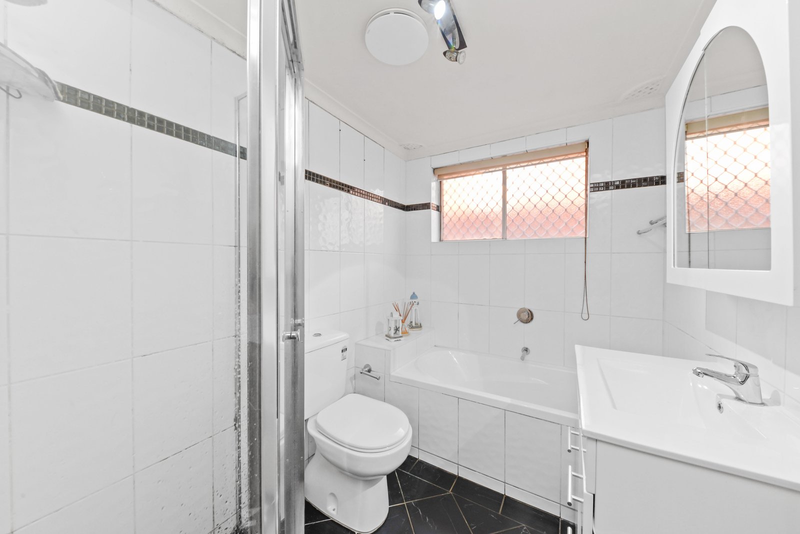 2/33 Templeman Crescent HILLSDALE 6