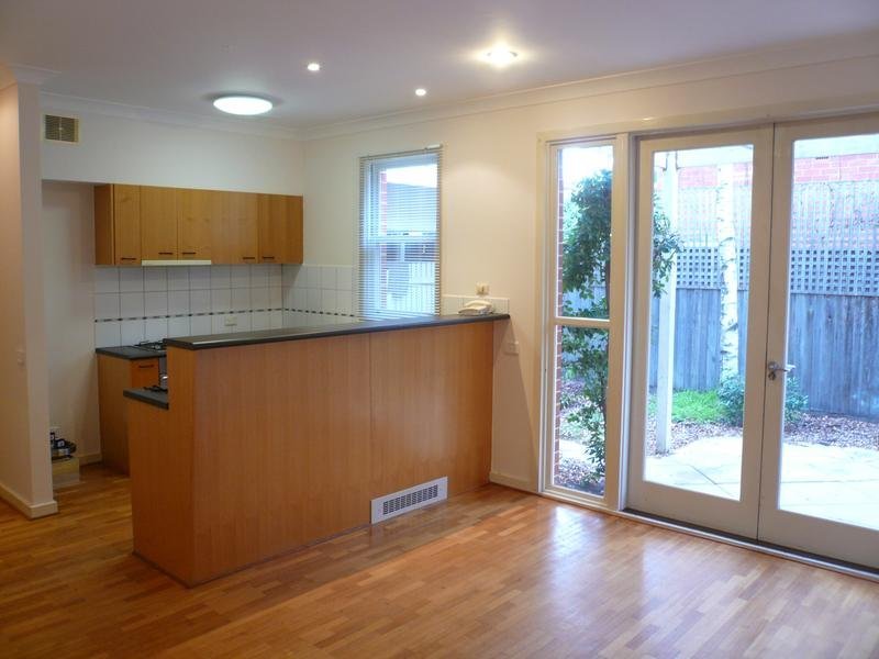 Gallery: 2/33 Tennyson Street