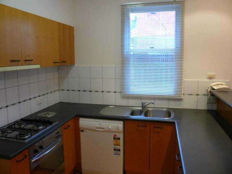 Gallery: 2/33 Tennyson Street