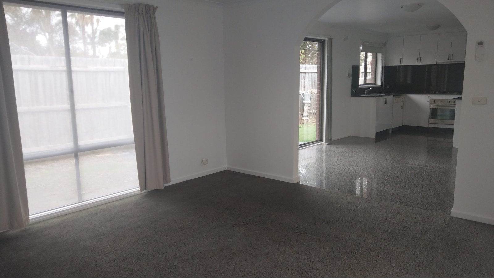 Gallery: 2/33 Terrigal Drive