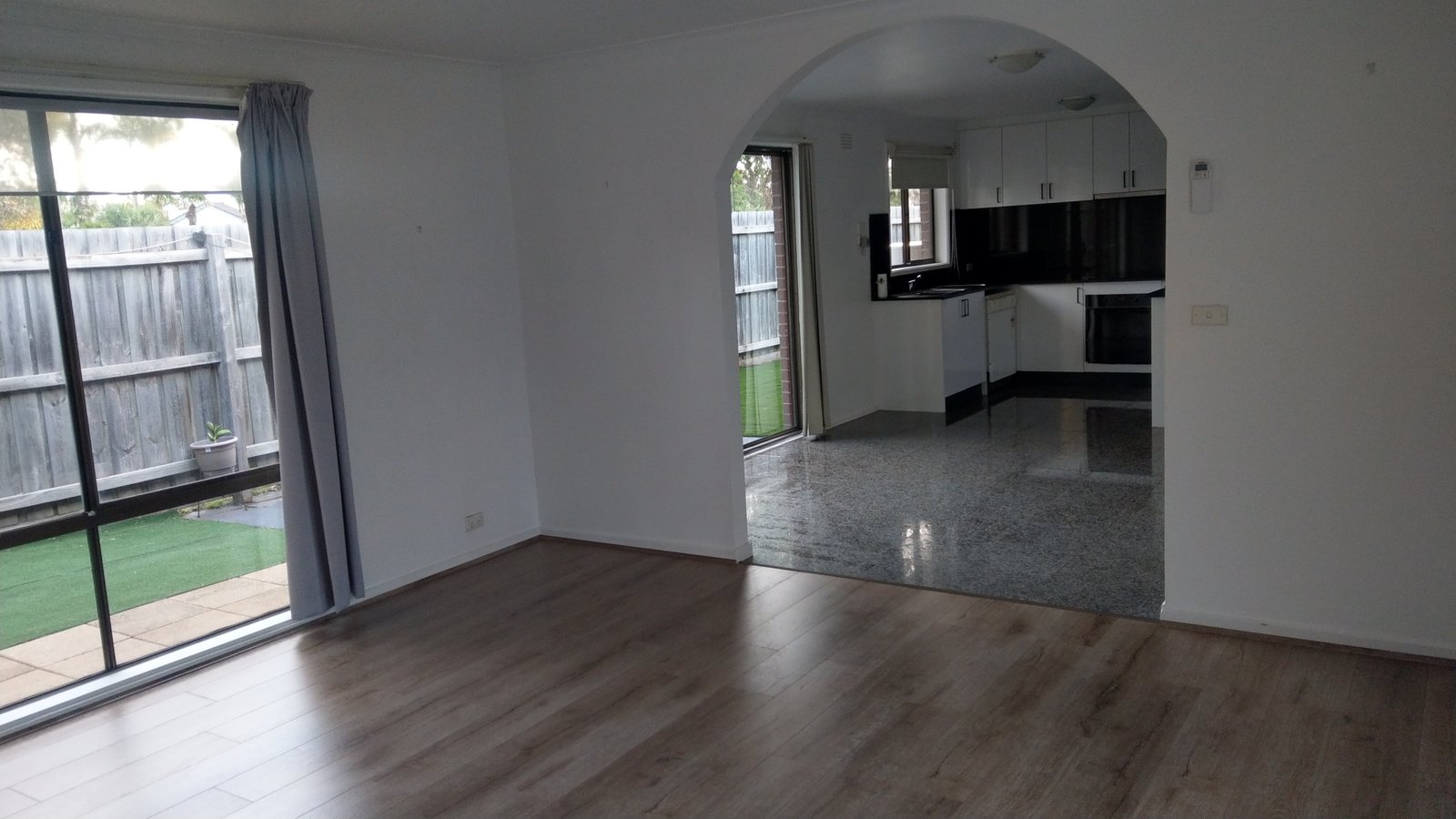 Gallery: 2/33 Terrigal Drive