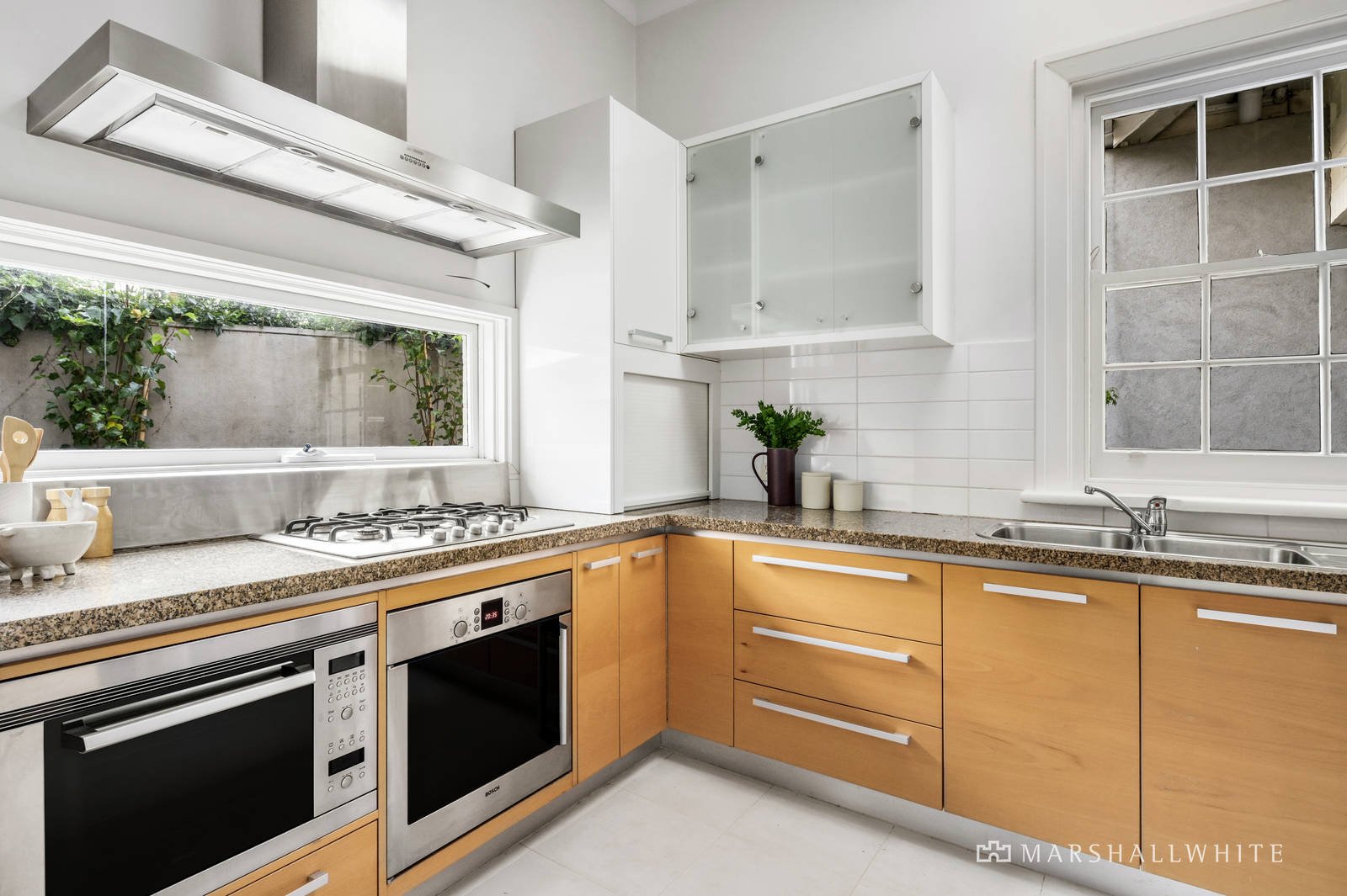 2/33 Tintern Avenue, Toorak, VIC