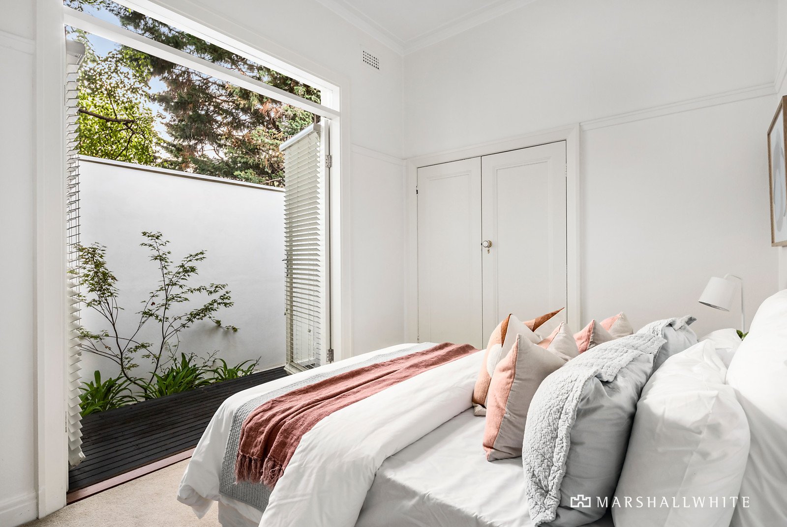 2/33 Tintern Avenue, Toorak, VIC