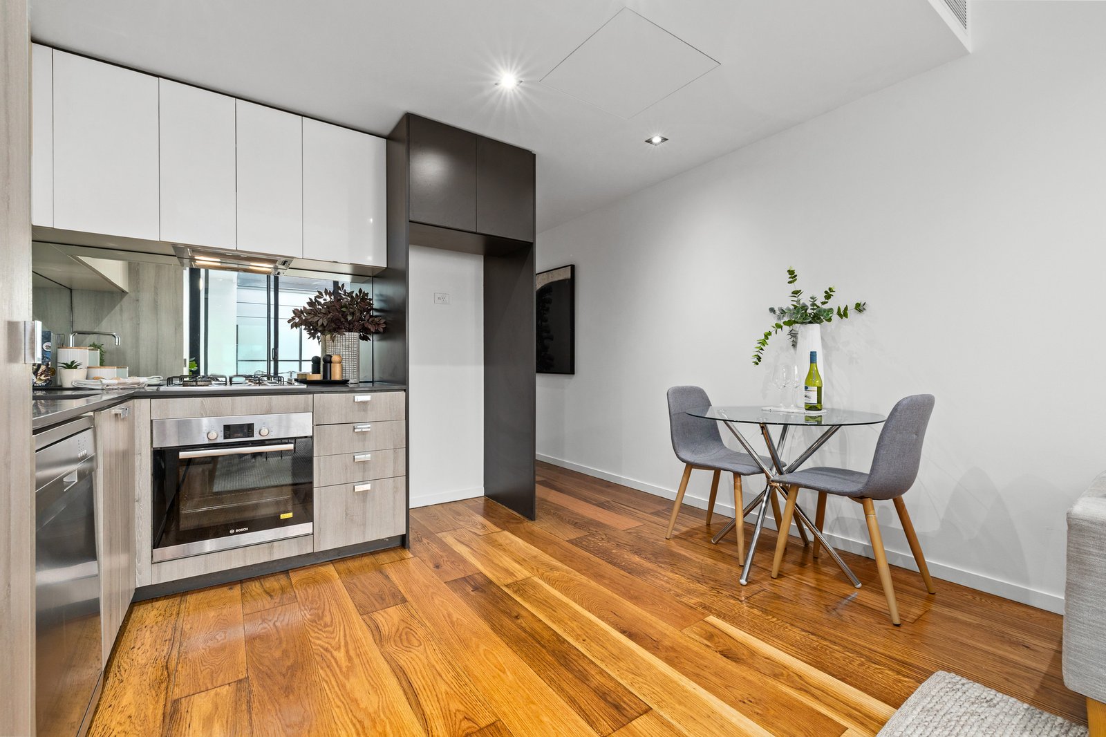 Gallery: 233/286 Highett Road