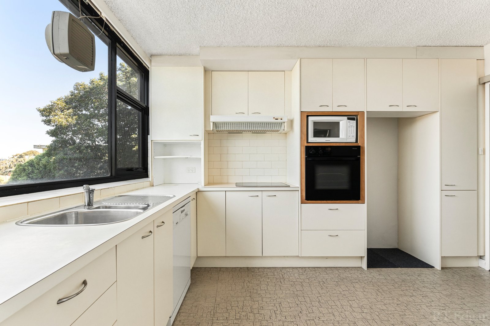 Real Estate and Property in 23/390 Toorak Road, South Yarra, VIC