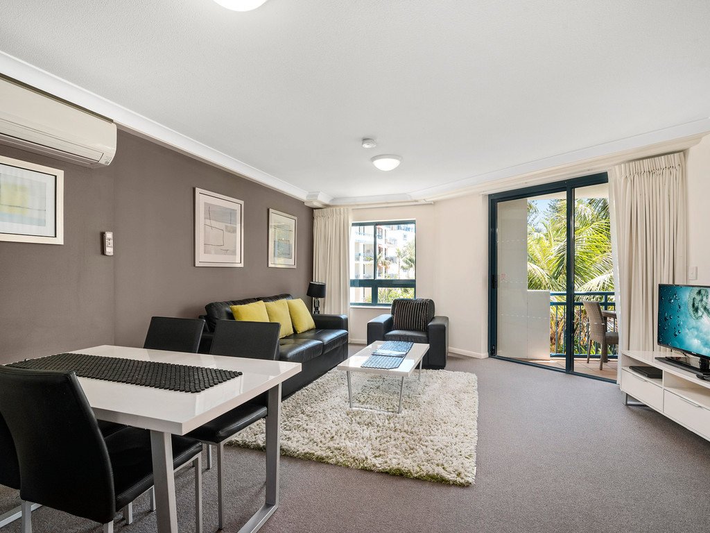 233/99 Griffith Street COOLANGATTA 2