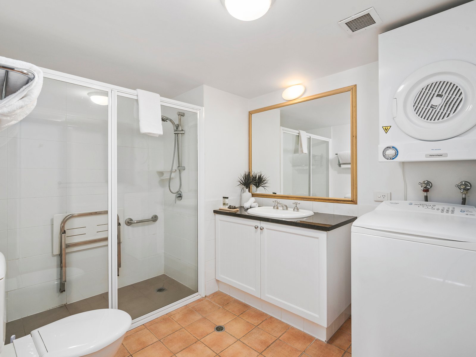 233/99 Griffith Street COOLANGATTA 7