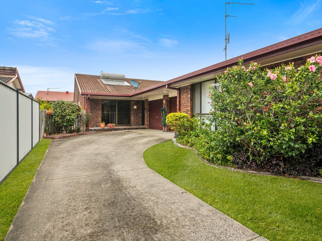 2/34 Bambaroo Cr  TWEED HEADS 1