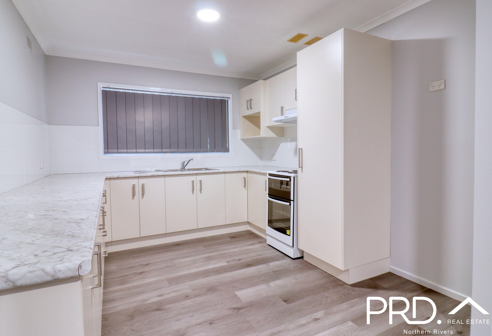 2/34 Cope Street CASINO 5