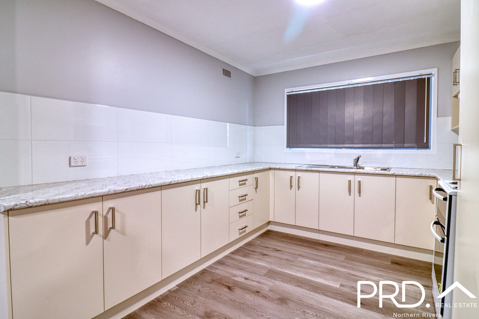 2/34 Cope Street CASINO 4