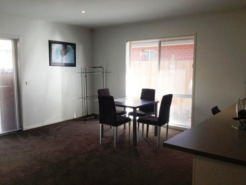 Gallery: 2/34 Glenfine Avenue