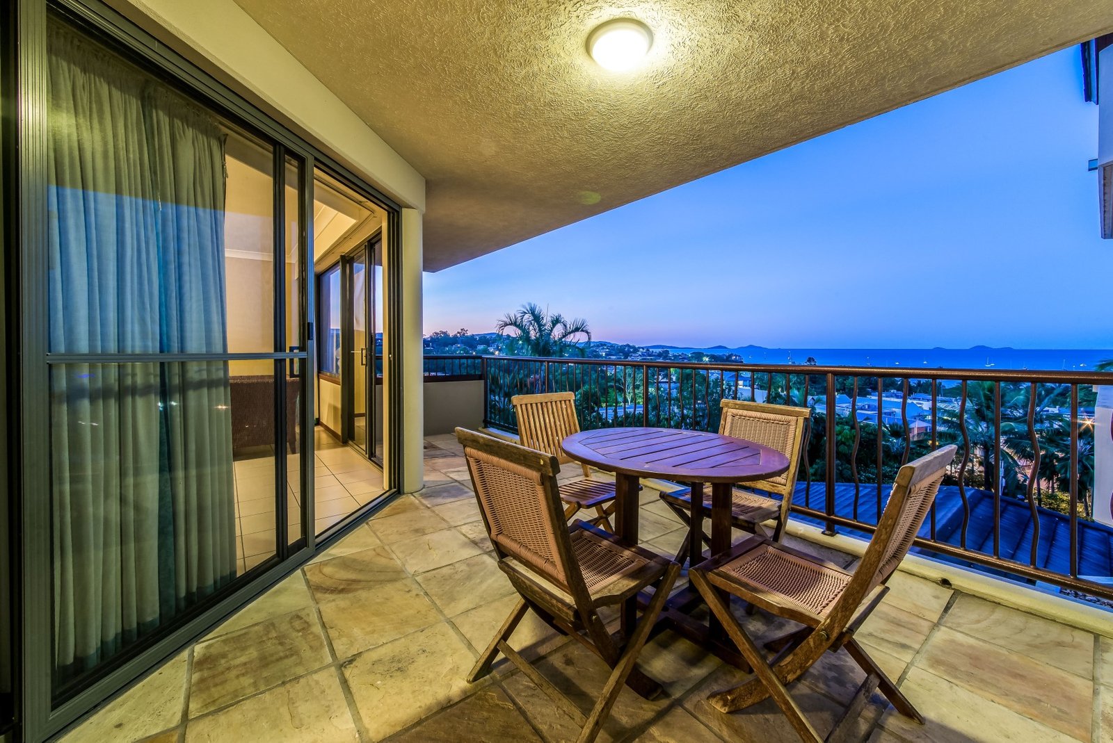 23/4 Golden Orchid Drive AIRLIE BEACH 3
