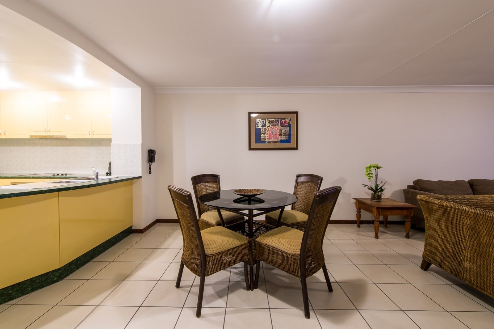 23/4 Golden Orchid Drive AIRLIE BEACH 7