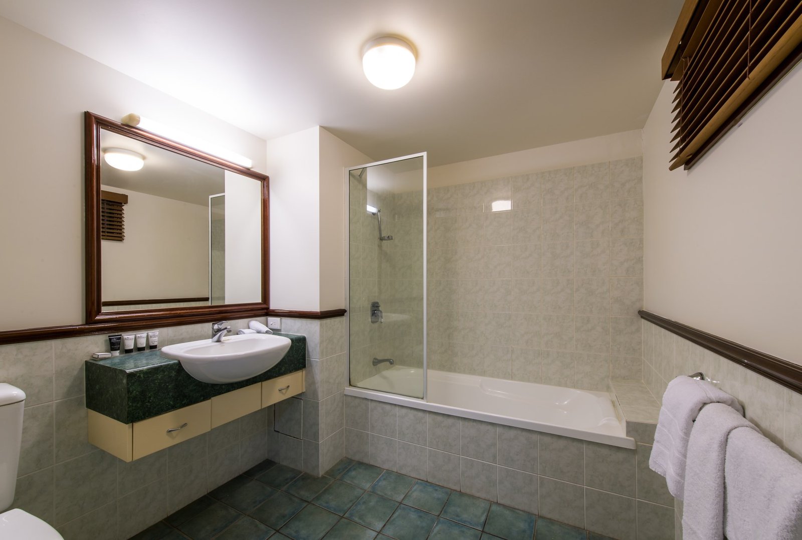 23/4 Golden Orchid Drive AIRLIE BEACH 14