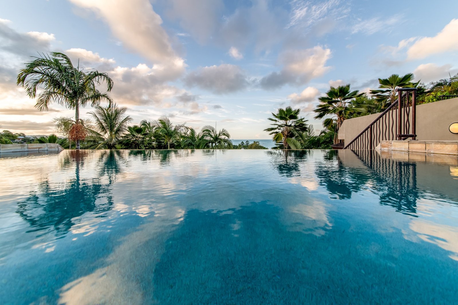 23/4 Golden Orchid Drive AIRLIE BEACH 15