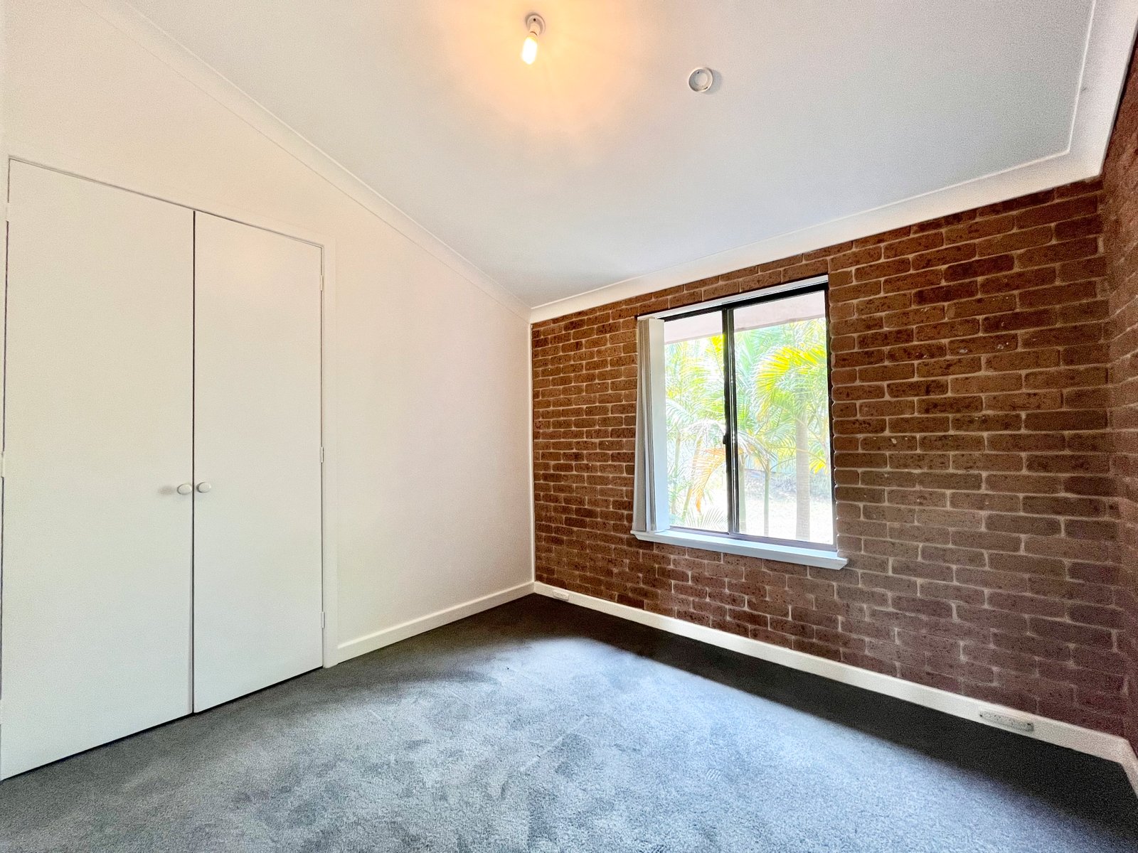 2/34 Marine Drive FINGAL BAY 9