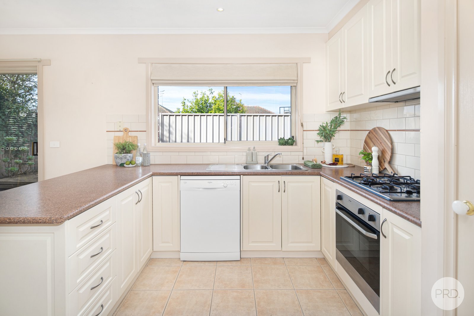 2/34 Shelley Street WENDOUREE 2