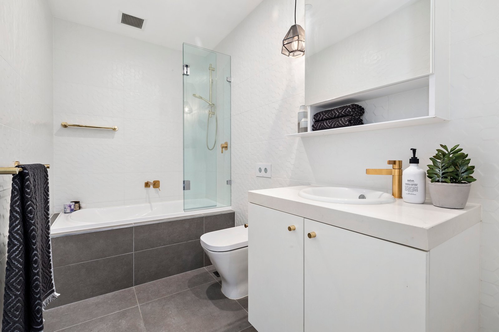 Gallery: 234/226 Bay Road
