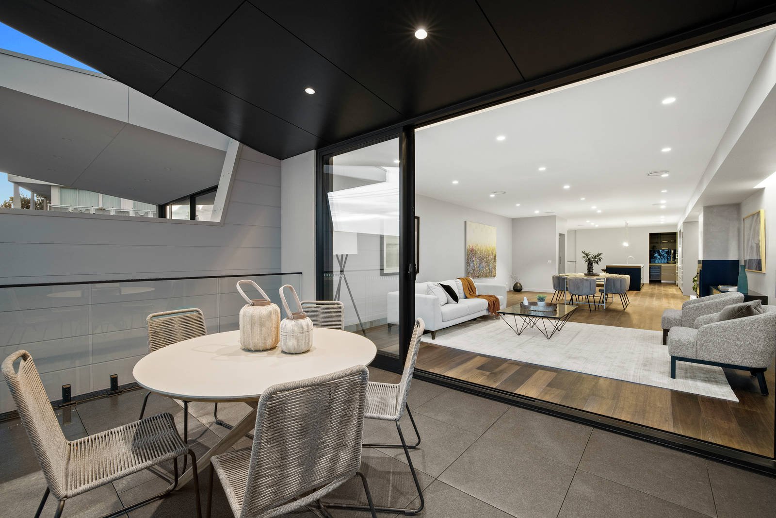 2/345 Beach Road, Black Rock, VIC