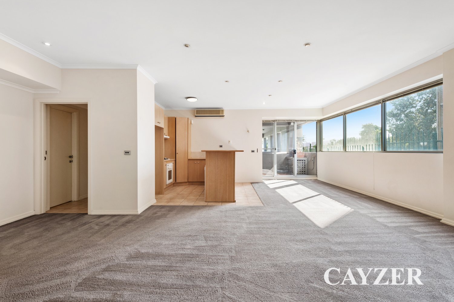Gallery: 2/347 Beaconsfield Parade