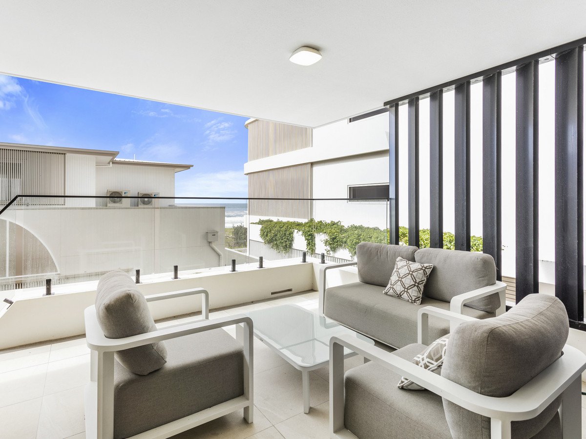2/349 Golden Four Drive Tugun 2